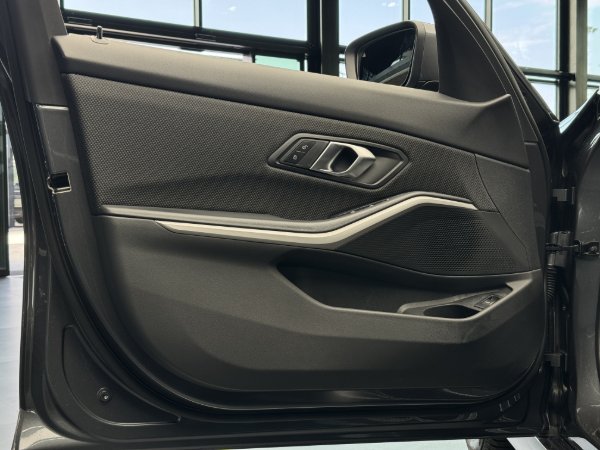 Zdjęcie samochodu 13